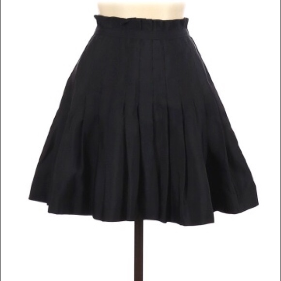 Zac Posen Dresses & Skirts - Zac Posen pleated black skirt size 1